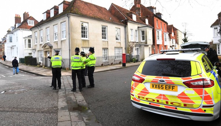 6 djece završilo u bolnici nakon ozbiljnog incidenta u Britaniji. Dvoje uhićenih